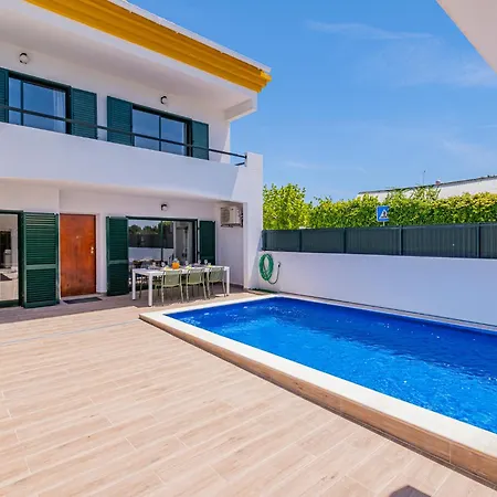 Gil Nyaraló Albufeira